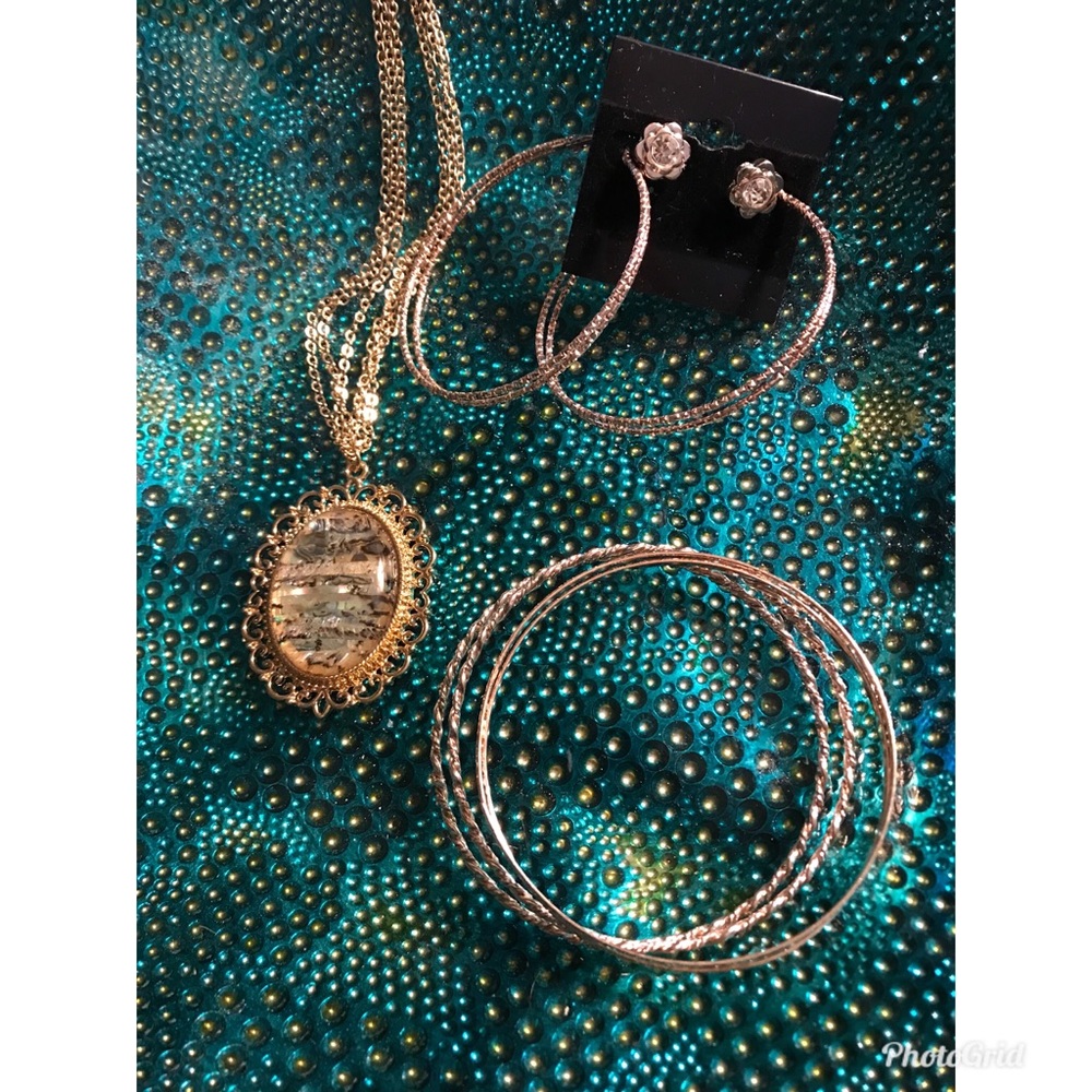 7 PIECE VINTAGE GOLD OPAL PENDANT/EARRING/BANGLES